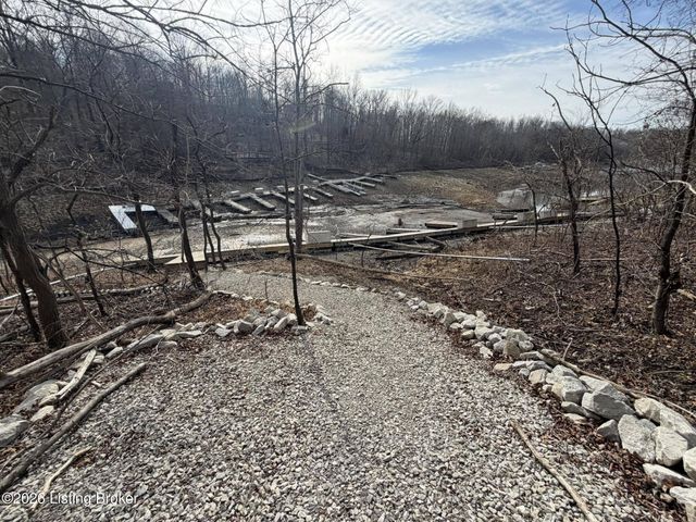 253 Moutardier Bay Dr, Leitchfield, KY 42754