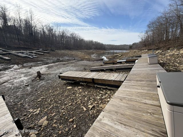253 Moutardier Bay Dr, Leitchfield, KY 42754