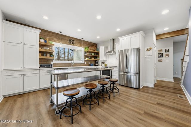 253 Moutardier Bay Dr, Leitchfield, KY 42754