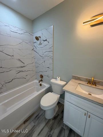 200 Farrar Lane, Waveland, MS 39576