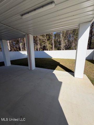 200 Farrar Lane, Waveland, MS 39576