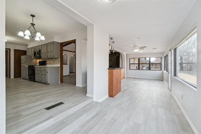 11805 Ashford Drive, Yukon, OK 73099