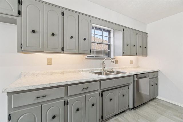 11805 Ashford Drive, Yukon, OK 73099