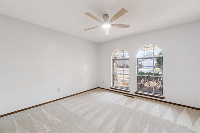 11805 Ashford Drive, Yukon, OK 73099