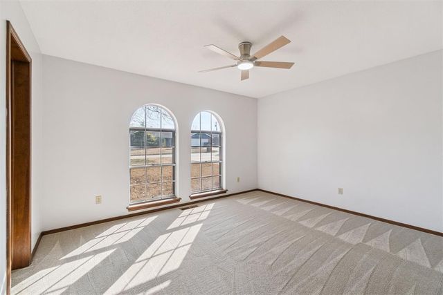 11805 Ashford Drive, Yukon, OK 73099