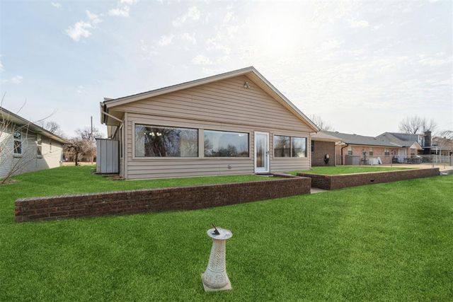 11805 Ashford Drive, Yukon, OK 73099