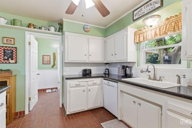 11600 Whippoorwill Lane, Bakersfield, CA 93312