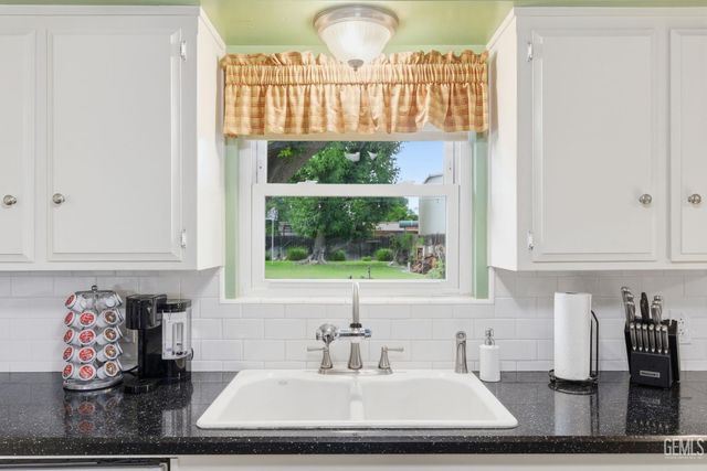 11600 Whippoorwill Lane, Bakersfield, CA 93312