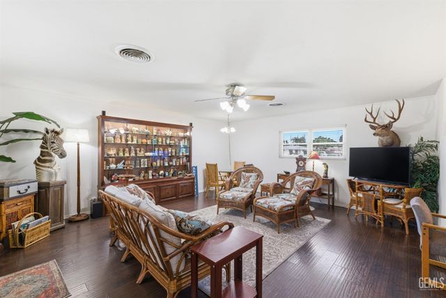 11600 Whippoorwill Lane, Bakersfield, CA 93312