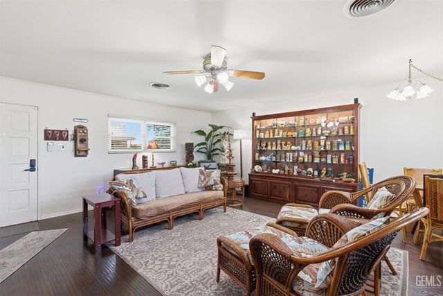 11600 Whippoorwill Lane, Bakersfield, CA 93312