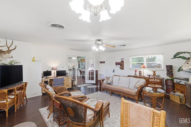 11600 Whippoorwill Lane, Bakersfield, CA 93312