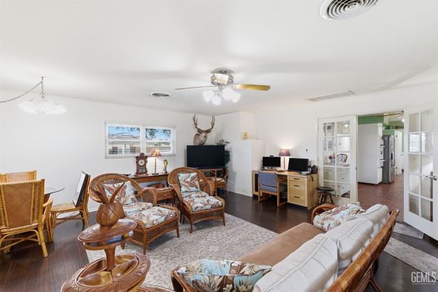 11600 Whippoorwill Lane, Bakersfield, CA 93312