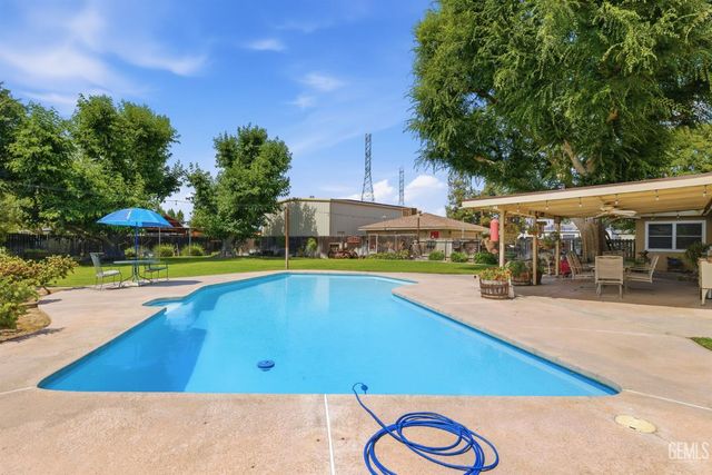 11600 Whippoorwill Lane, Bakersfield, CA 93312
