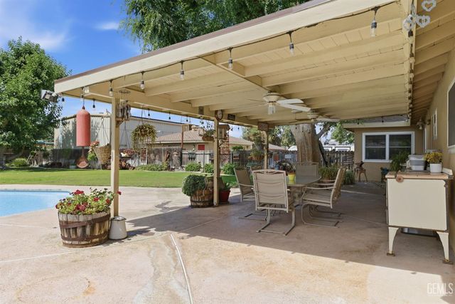 11600 Whippoorwill Lane, Bakersfield, CA 93312