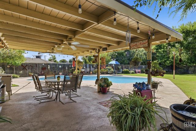 11600 Whippoorwill Lane, Bakersfield, CA 93312