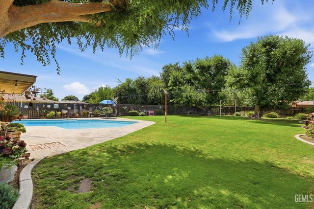 11600 Whippoorwill Lane, Bakersfield, CA 93312