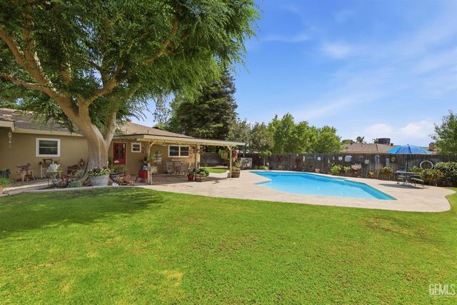 11600 Whippoorwill Lane, Bakersfield, CA 93312