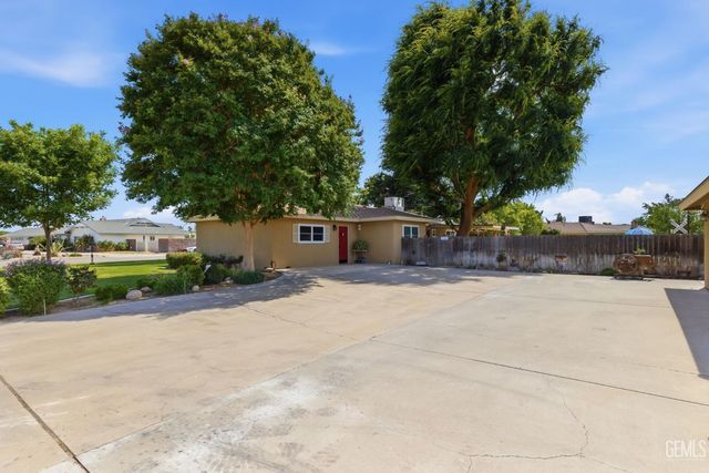 11600 Whippoorwill Lane, Bakersfield, CA 93312