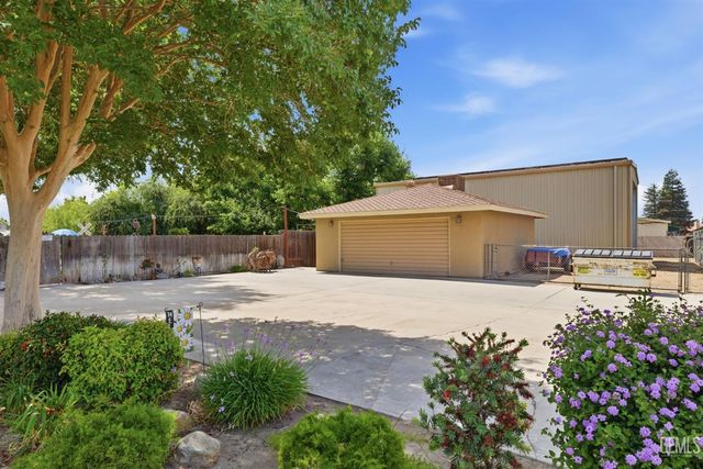 11600 Whippoorwill Lane, Bakersfield, CA 93312