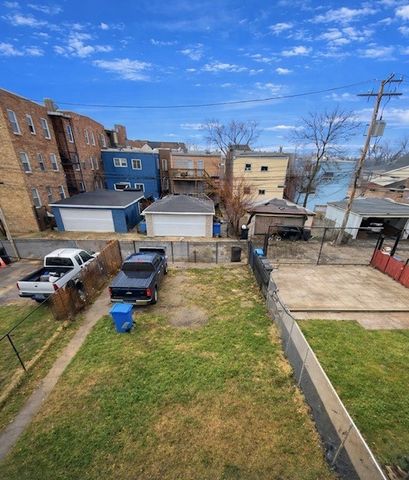 4307 W Kamerling Street 2, Chicago, IL 60651