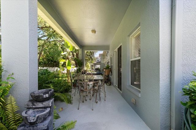 4445 AMBERLY OAKS COURT, Tampa, FL 33614