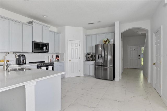 4445 AMBERLY OAKS COURT, Tampa, FL 33614