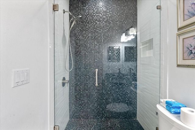 4445 AMBERLY OAKS COURT, Tampa, FL 33614