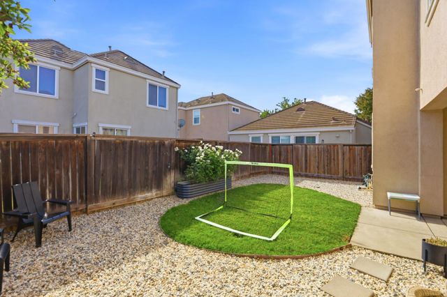 8843 Adur Rd, Elk Grove, CA 95624