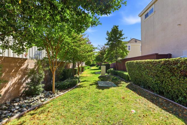 8843 Adur Rd, Elk Grove, CA 95624