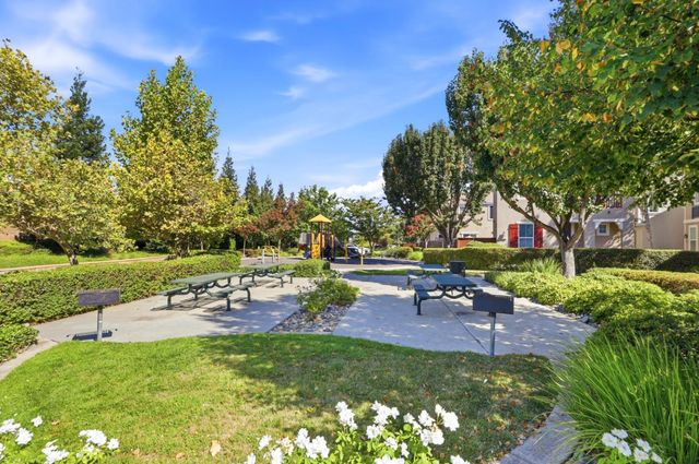8843 Adur Rd, Elk Grove, CA 95624