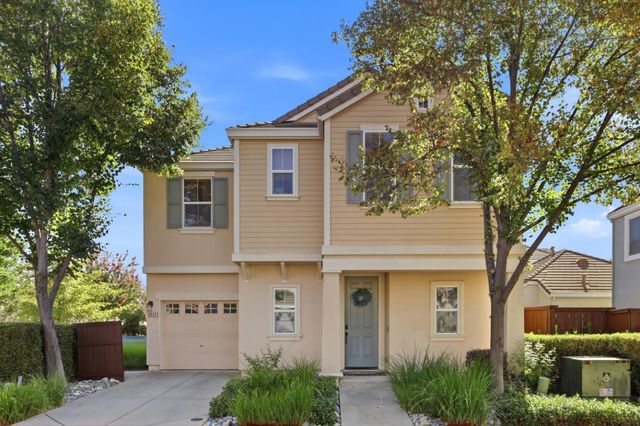 8843 Adur Rd, Elk Grove, CA 95624