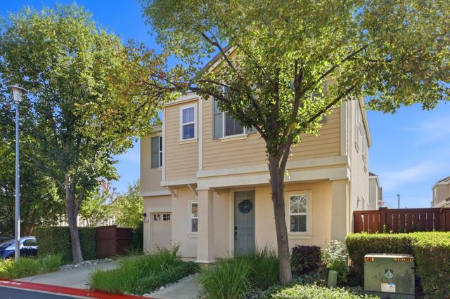 8843 Adur Rd, Elk Grove, CA 95624
