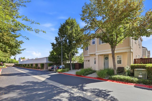 8843 Adur Rd, Elk Grove, CA 95624