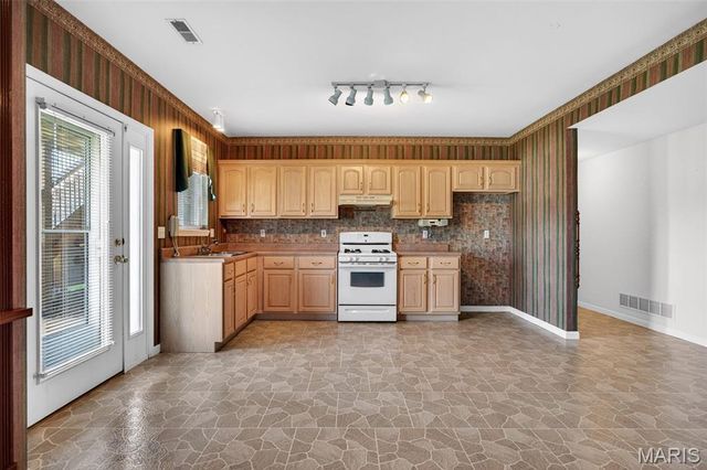 8 Meramec Shores Court, O'fallon, MO 63366