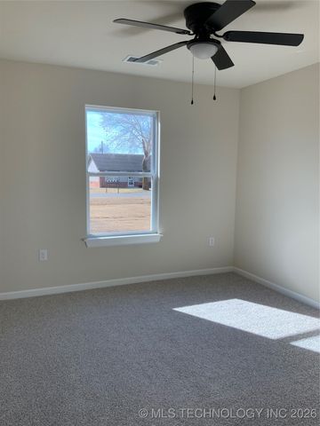 412 NW 7th Street, Wagoner, OK 74467