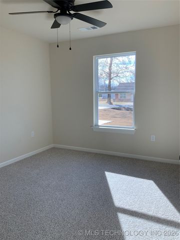 412 NW 7th Street, Wagoner, OK 74467