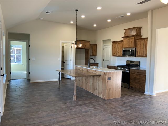 412 NW 7th Street, Wagoner, OK 74467