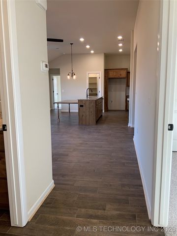 412 NW 7th Street, Wagoner, OK 74467