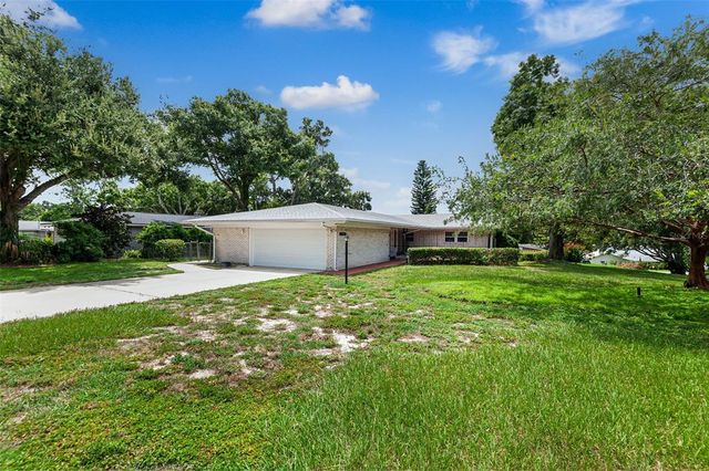 1900 MANOR CIRCLE SE, Winter Haven, FL 33880