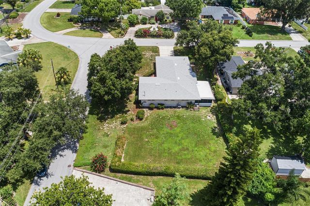 1900 MANOR CIRCLE SE, Winter Haven, FL 33880