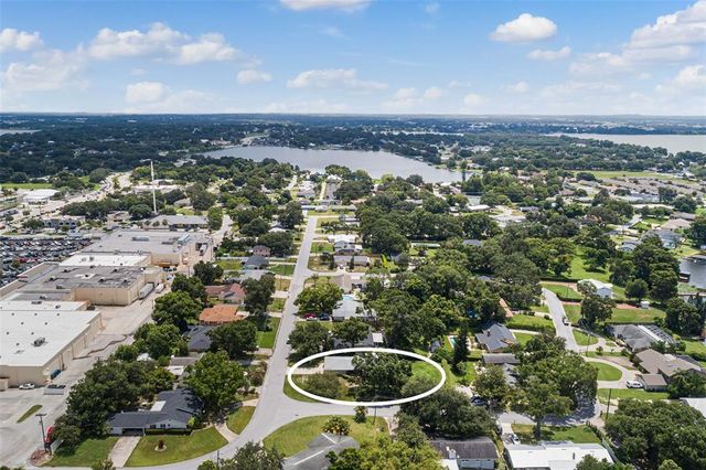 1900 MANOR CIRCLE SE, Winter Haven, FL 33880