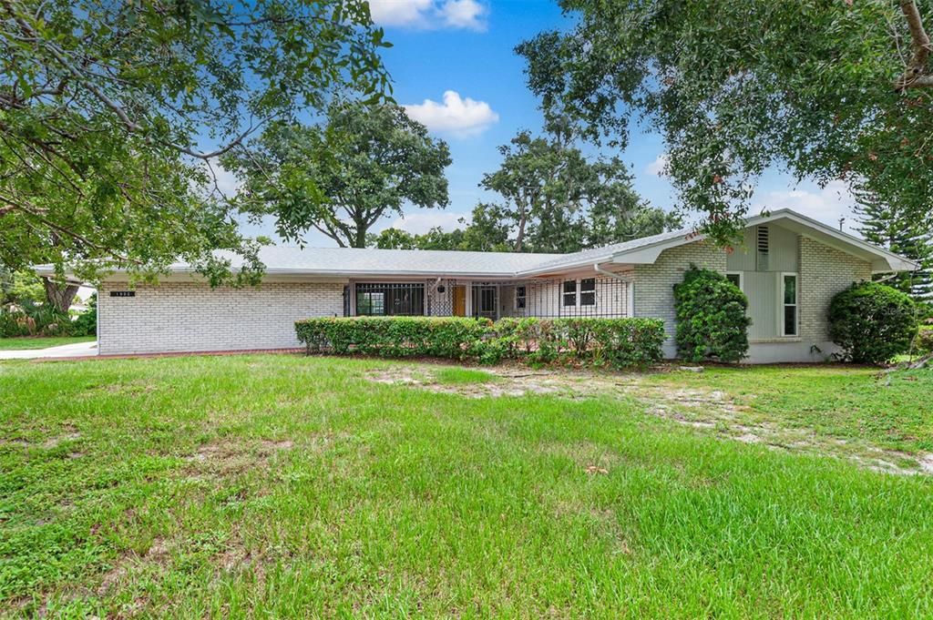 1900 MANOR CIRCLE SE, Winter Haven, FL 33880