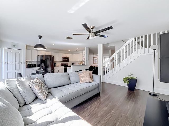 5073 NW 114th Court, Doral, FL 33178