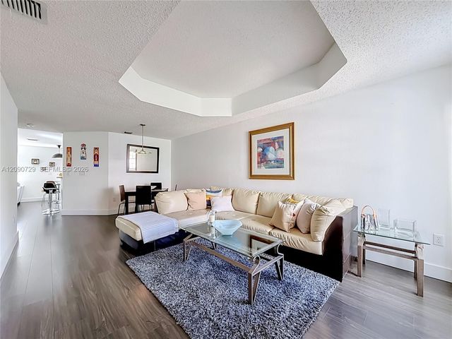 5073 NW 114th Court, Doral, FL 33178