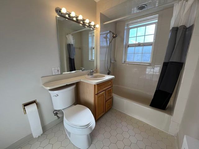 9 Dexter St 4, Malden, MA 02148