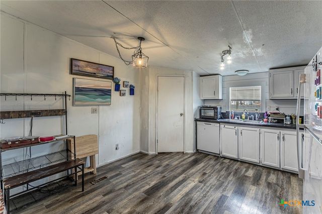 127 Hillside Drive, Troy, TX 76579