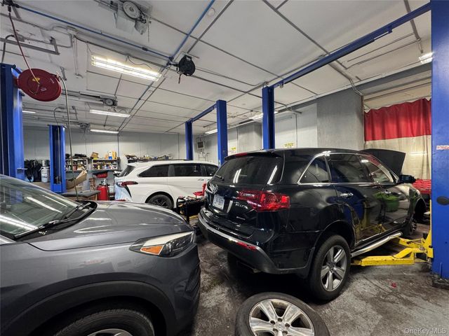 226-02 Jamaica Avenue, Floral Park, NY 11001