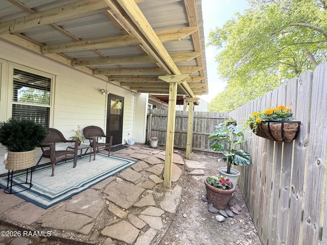 205 Long Plantation Boulevard Apt J, Lafayette, LA 70508