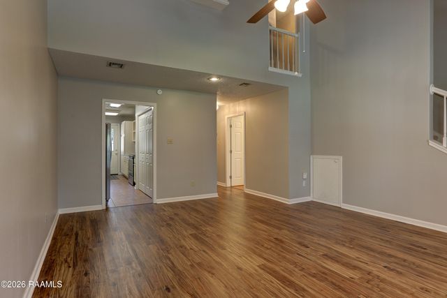 205 Long Plantation Boulevard Apt J, Lafayette, LA 70508