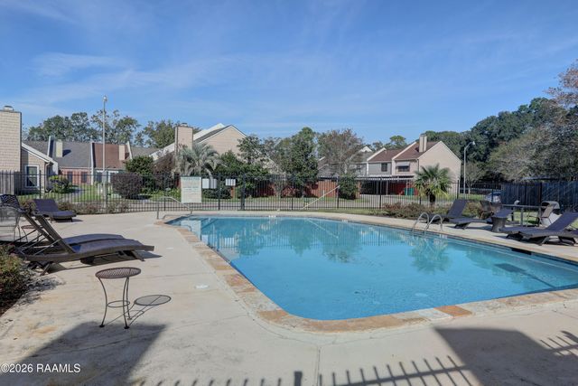 205 Long Plantation Boulevard Apt J, Lafayette, LA 70508
